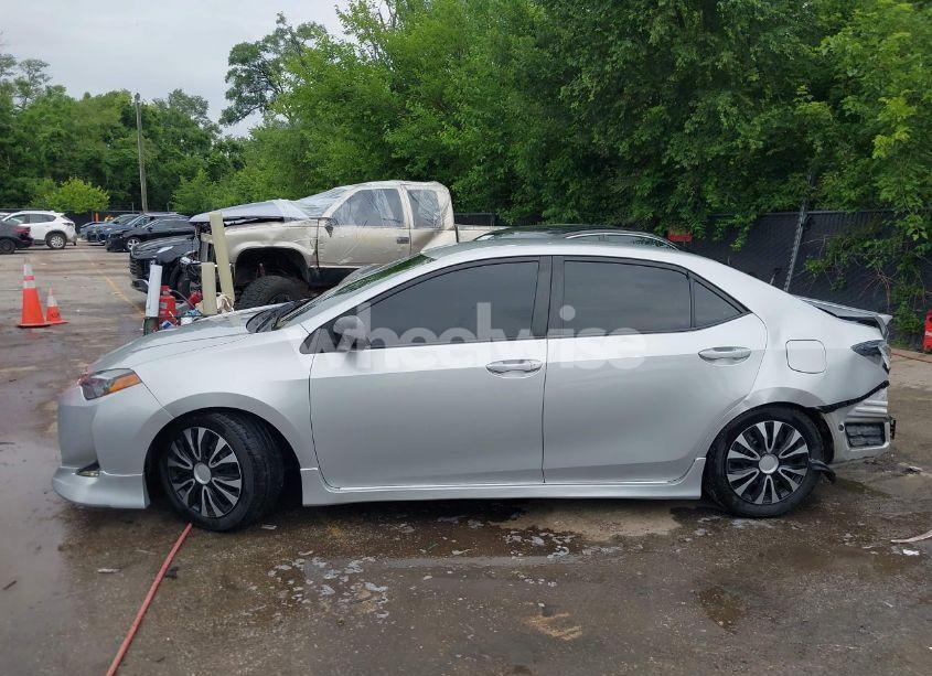 Photo 15 of 2018 Toyota Corolla LE (VIN 5YFBURHE9JP823079)