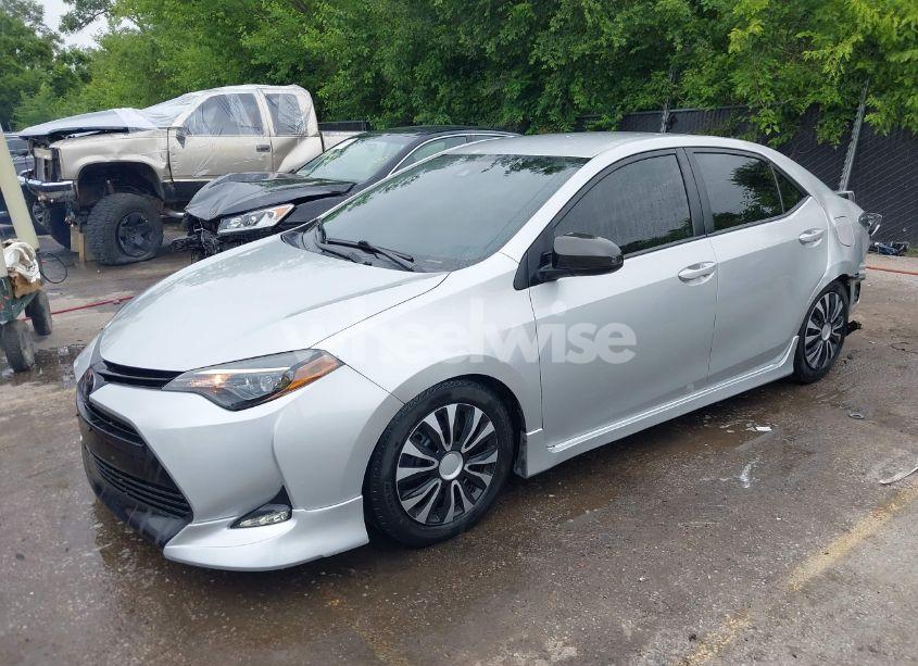 Photo 2 of 2018 Toyota Corolla LE (VIN 5YFBURHE9JP823079)