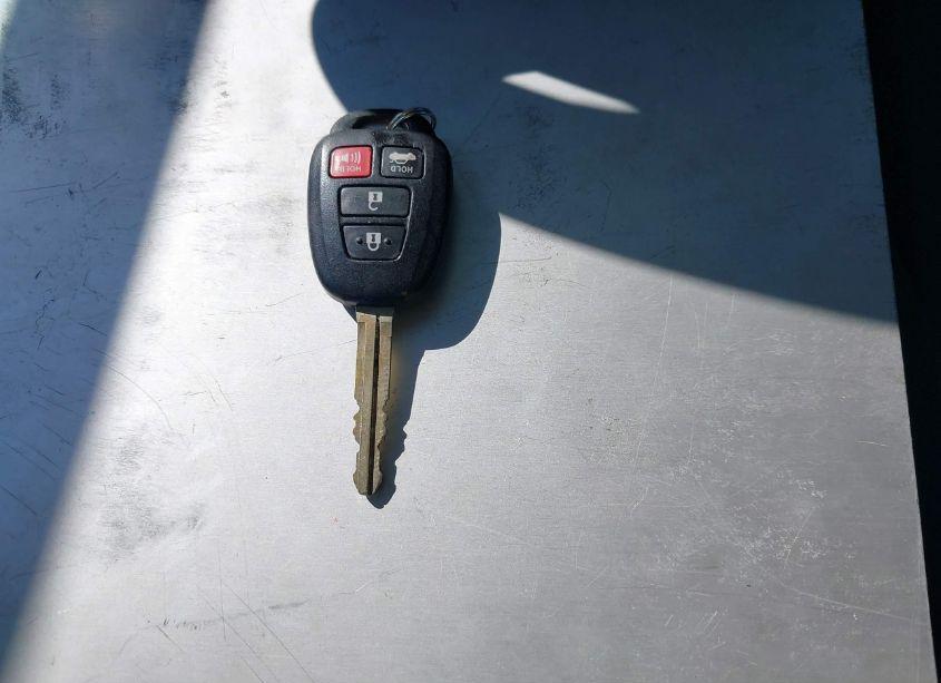 Photo 11 of 2018 Toyota Corolla LE (VIN 5YFBURHE9JP824832)