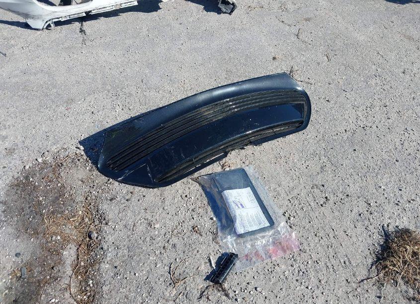 Photo 12 of 2018 Toyota Corolla LE (VIN 5YFBURHE9JP824832)