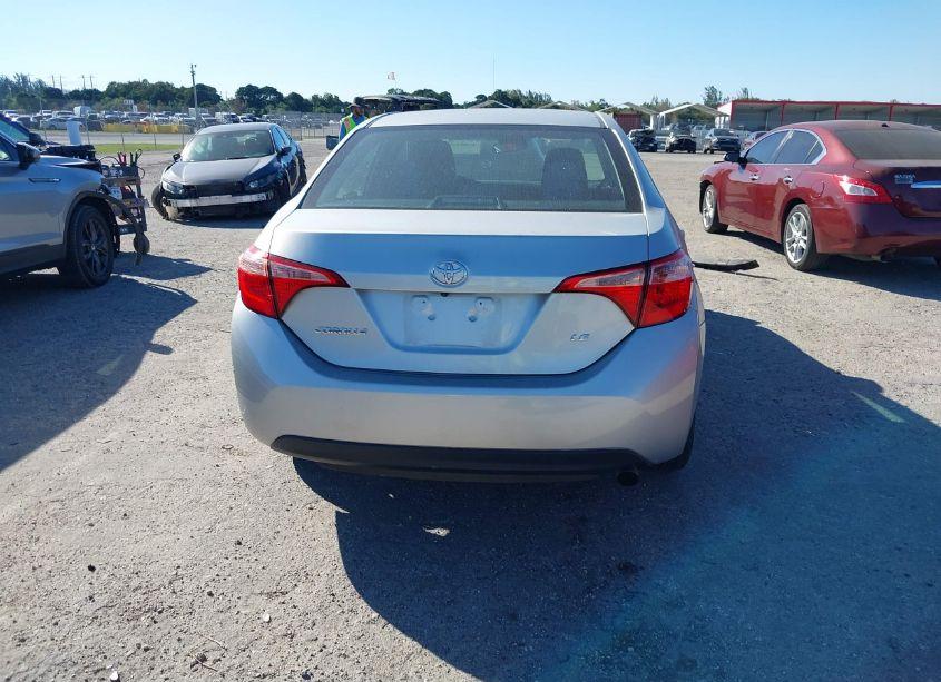 Photo 17 of 2018 Toyota Corolla LE (VIN 5YFBURHE9JP824832)