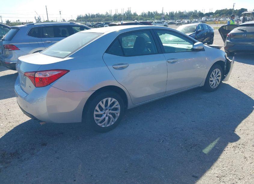 Photo 4 of 2018 Toyota Corolla LE (VIN 5YFBURHE9JP824832)