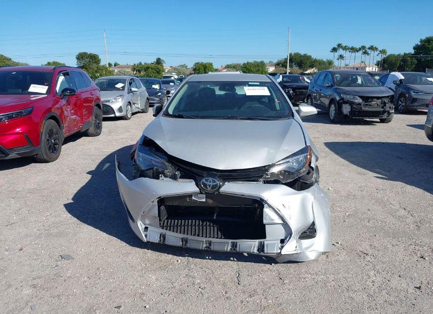 Photo 6 of 2018 Toyota Corolla LE (VIN 5YFBURHE9JP824832)