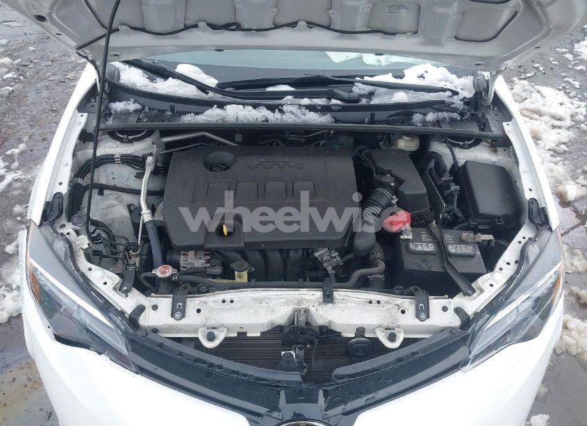 Photo 10 of 2018 Toyota Corolla LE (VIN 5YFBURHE9JP832493)