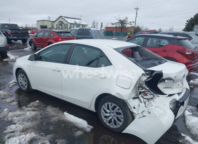 Photo 3 of 2018 Toyota Corolla LE (VIN 5YFBURHE9JP832493)
