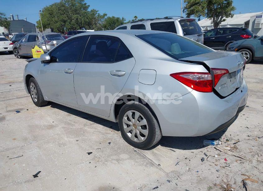 Photo 3 of 2018 Toyota Corolla LE (VIN 5YFBURHE9JP852064)