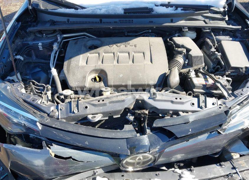 Photo 10 of 2018 Toyota Corolla LE (VIN 5YFBURHE9JP854090)