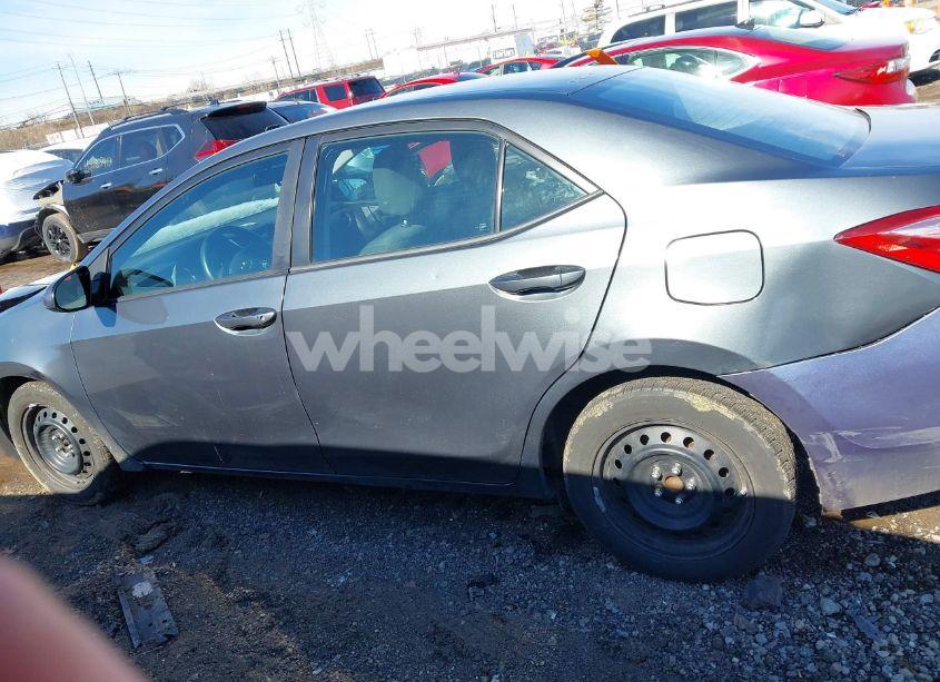 Photo 14 of 2018 Toyota Corolla LE (VIN 5YFBURHE9JP854090)