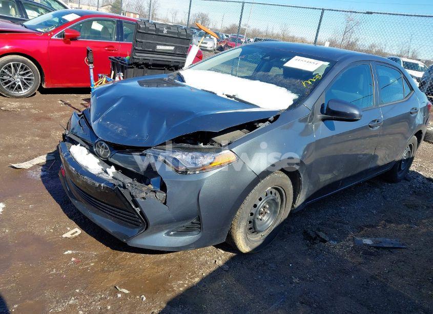 Photo 2 of 2018 Toyota Corolla LE (VIN 5YFBURHE9JP854090)