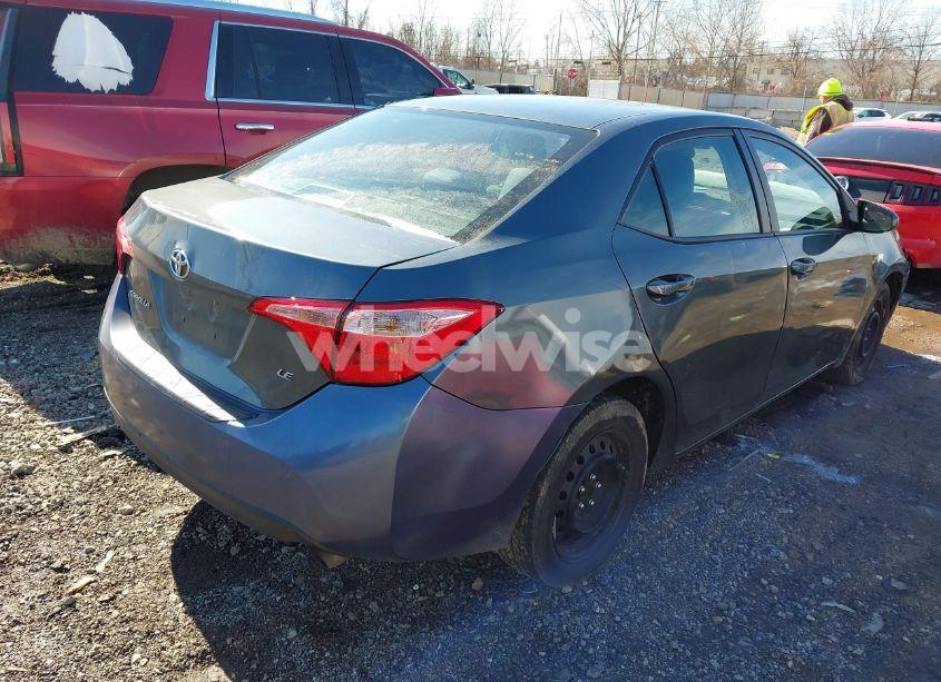 Photo 4 of 2018 Toyota Corolla LE (VIN 5YFBURHE9JP854090)