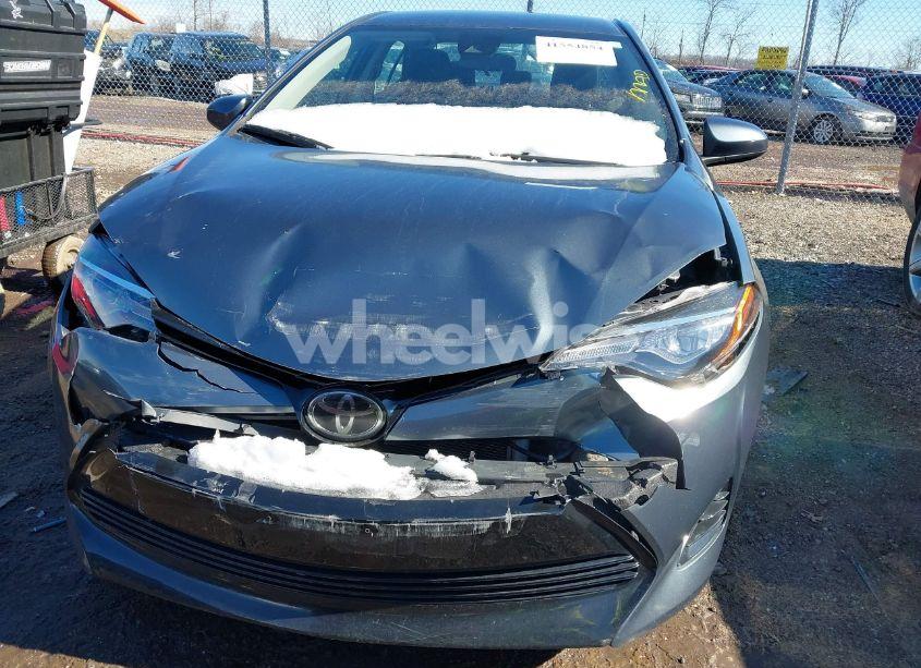 Photo 6 of 2018 Toyota Corolla LE (VIN 5YFBURHE9JP854090)