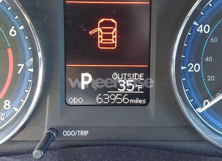 Photo 7 of 2018 Toyota Corolla LE (VIN 5YFBURHE9JP854090)