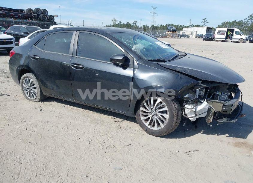 2019 Toyota Corolla XLE (VIN 5YFBURHE9KP859422) main photo