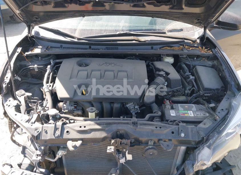 Photo 10 of 2019 Toyota Corolla XLE (VIN 5YFBURHE9KP859422)