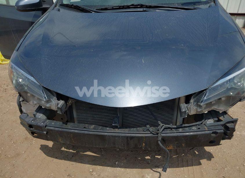 Photo 6 of 2019 Toyota Corolla LE (VIN 5YFBURHE9KP863275)