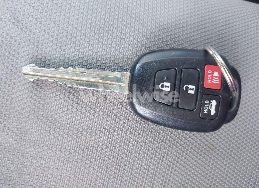 Photo 11 of 2019 Toyota Corolla LE (VIN 5YFBURHE9KP871814)