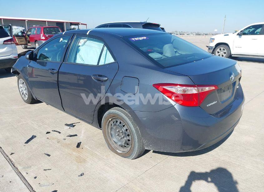 Photo 3 of 2019 Toyota Corolla LE (VIN 5YFBURHE9KP871814)