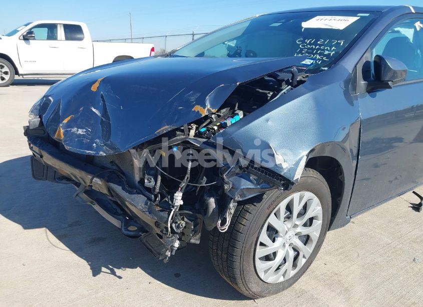 Photo 6 of 2019 Toyota Corolla LE (VIN 5YFBURHE9KP871814)
