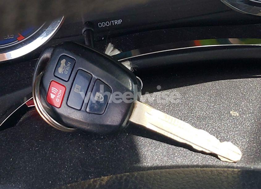 Photo 11 of 2019 Toyota Corolla LE (VIN 5YFBURHE9KP880514)