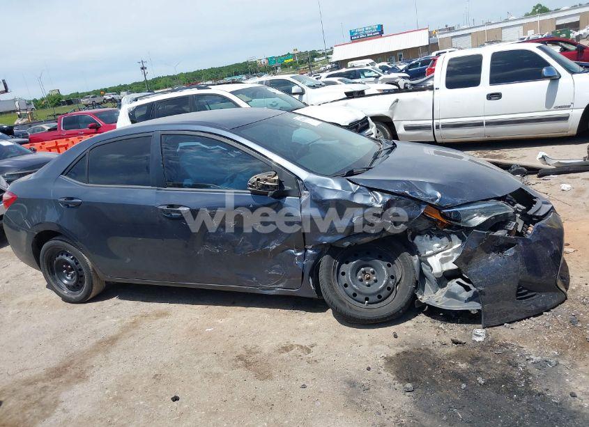 Photo 13 of 2019 Toyota Corolla LE (VIN 5YFBURHE9KP880514)