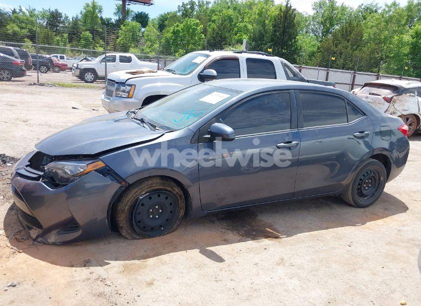 Photo 14 of 2019 Toyota Corolla LE (VIN 5YFBURHE9KP880514)