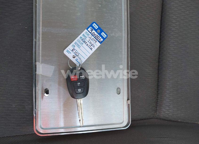 Photo 11 of 2019 Toyota Corolla LE (VIN 5YFBURHE9KP882604)