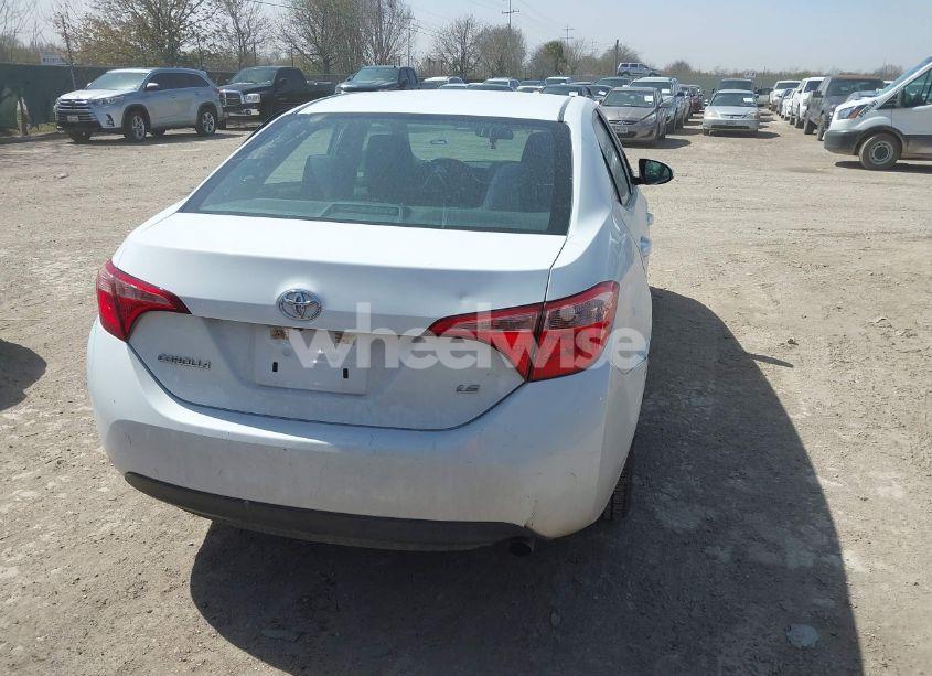 Photo 16 of 2019 Toyota Corolla LE (VIN 5YFBURHE9KP882604)