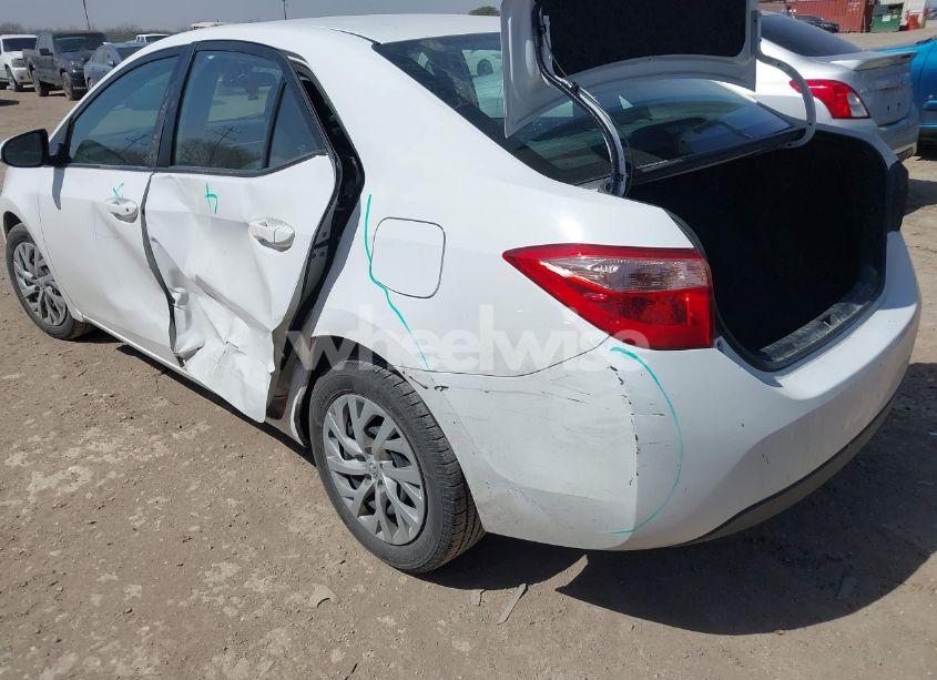 Photo 17 of 2019 Toyota Corolla LE (VIN 5YFBURHE9KP882604)