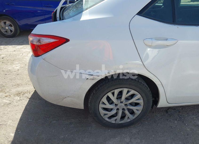 Photo 18 of 2019 Toyota Corolla LE (VIN 5YFBURHE9KP882604)