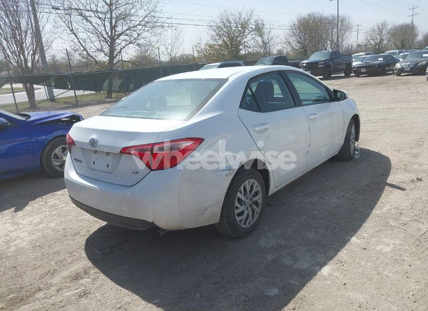 Photo 4 of 2019 Toyota Corolla LE (VIN 5YFBURHE9KP882604)