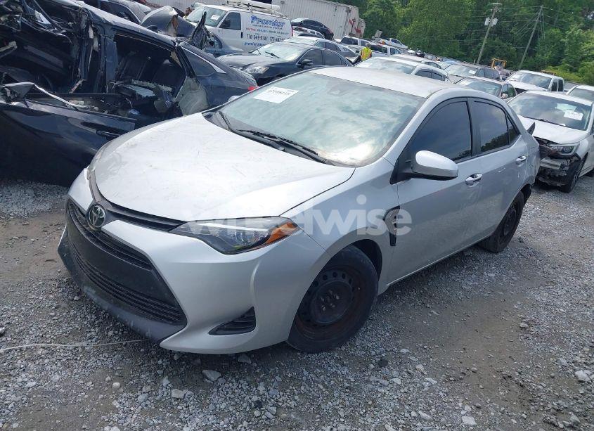 Photo 2 of 2019 Toyota Corolla LE (VIN 5YFBURHE9KP886488)