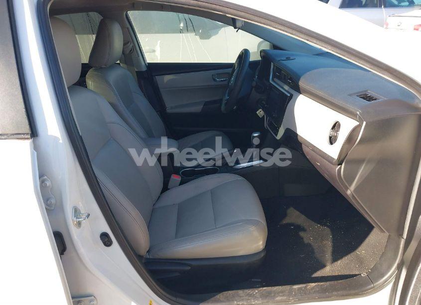 Photo 5 of 2019 Toyota Corolla L/LE/XLE/SE/XSE (VIN 5YFBURHE9KP889651)