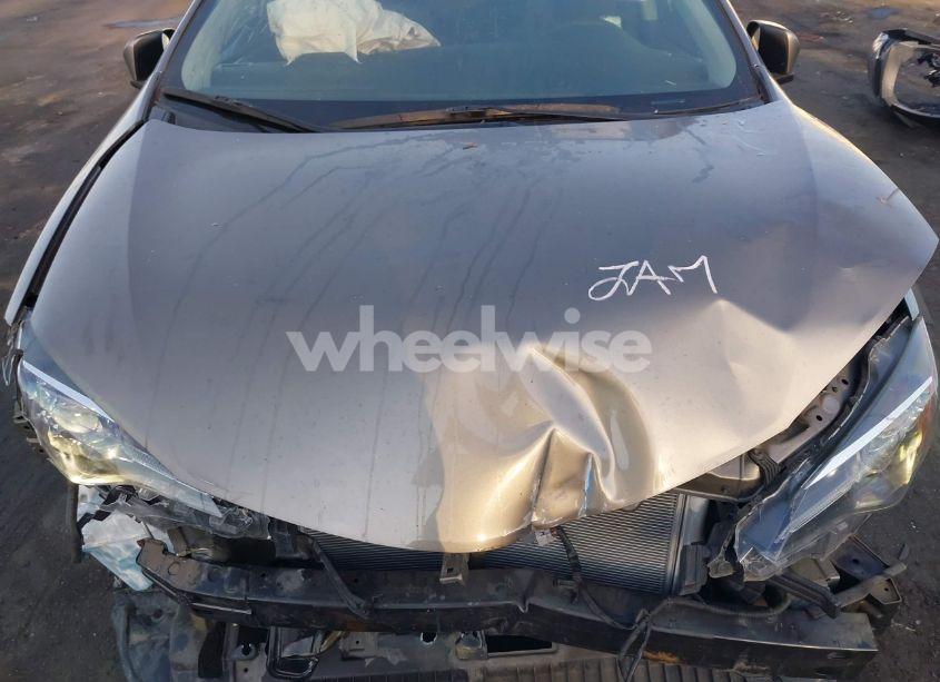 Photo 10 of 2019 Toyota Corolla LE (VIN 5YFBURHE9KP891285)