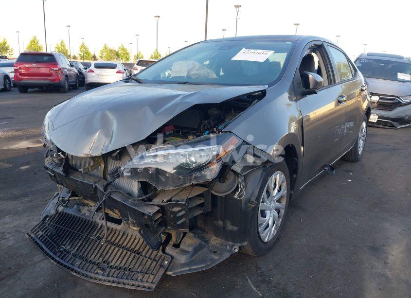 Photo 2 of 2019 Toyota Corolla LE (VIN 5YFBURHE9KP891285)