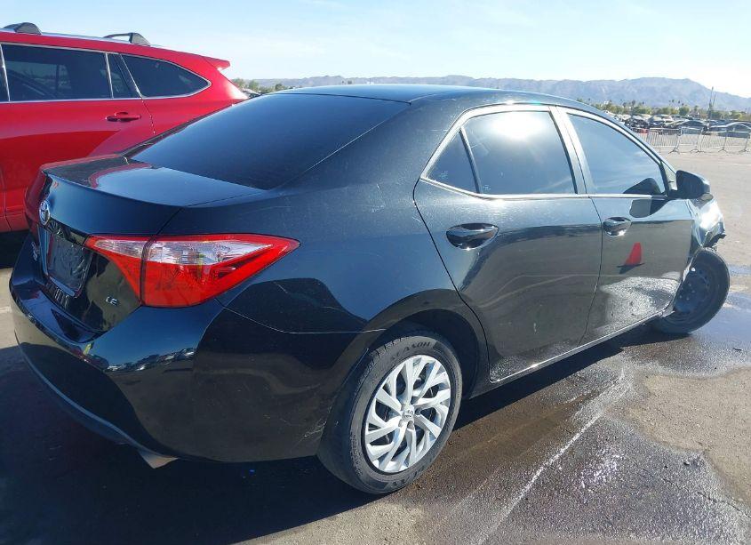 Photo 4 of 2019 Toyota Corolla LE (VIN 5YFBURHE9KP908473)