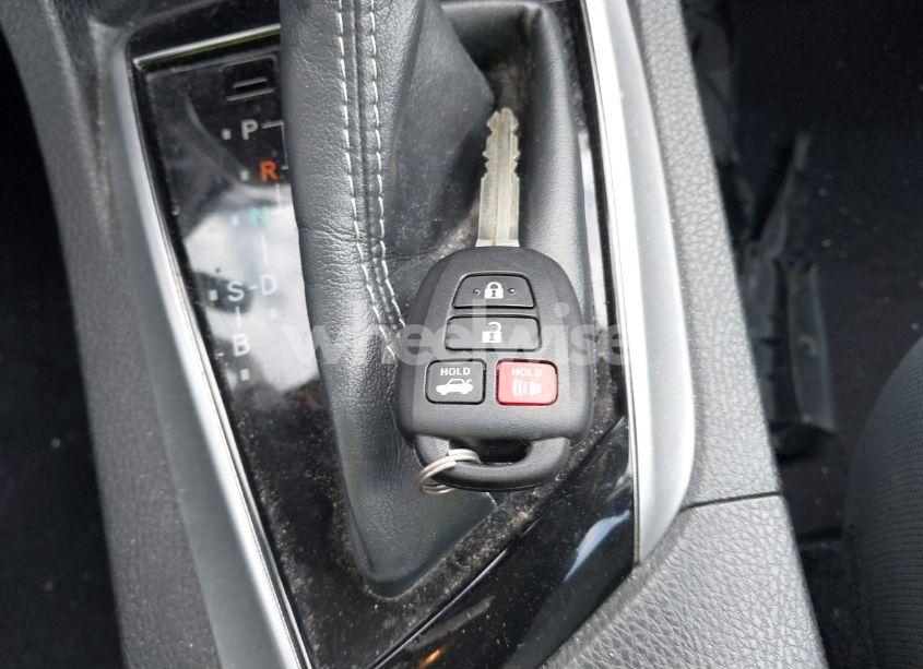 Photo 11 of 2019 Toyota Corolla LE (VIN 5YFBURHE9KP909851)