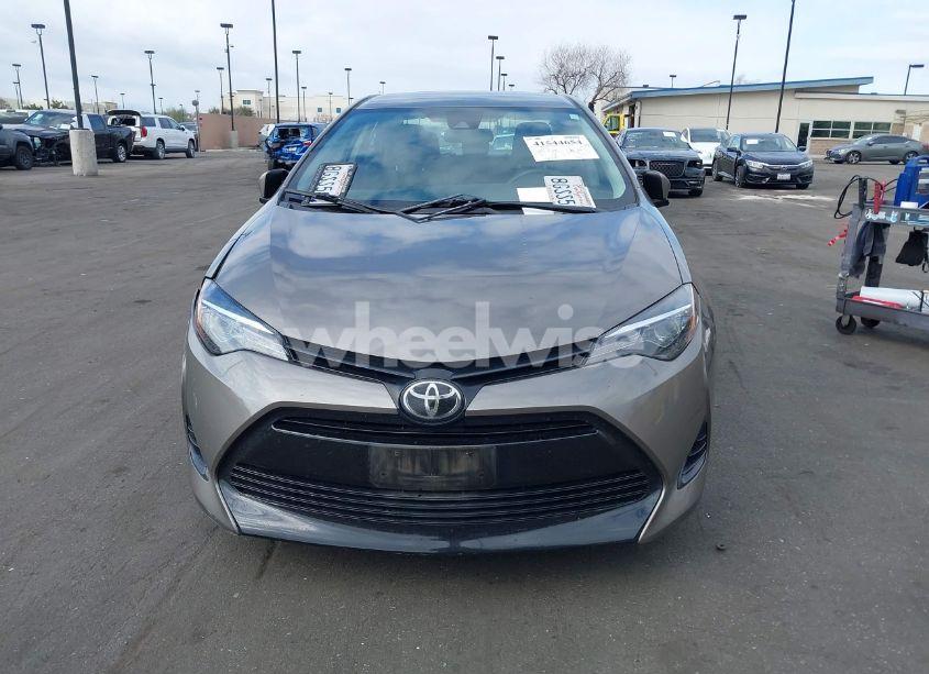 Photo 13 of 2019 Toyota Corolla LE (VIN 5YFBURHE9KP909851)