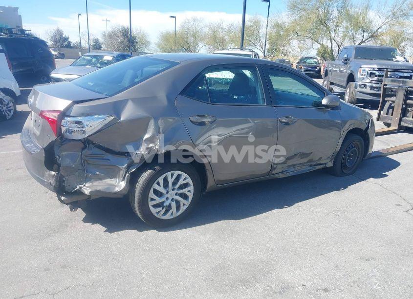 Photo 4 of 2019 Toyota Corolla LE (VIN 5YFBURHE9KP909851)