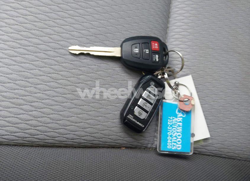 Photo 11 of 2019 Toyota Corolla LE (VIN 5YFBURHE9KP910269)