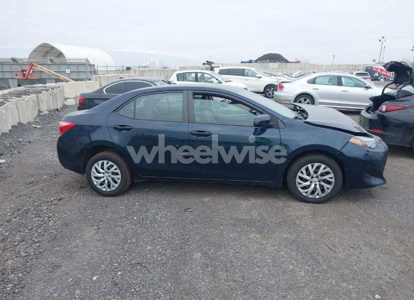 Photo 13 of 2019 Toyota Corolla LE (VIN 5YFBURHE9KP910269)