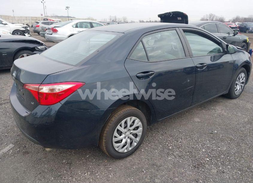 Photo 4 of 2019 Toyota Corolla LE (VIN 5YFBURHE9KP910269)