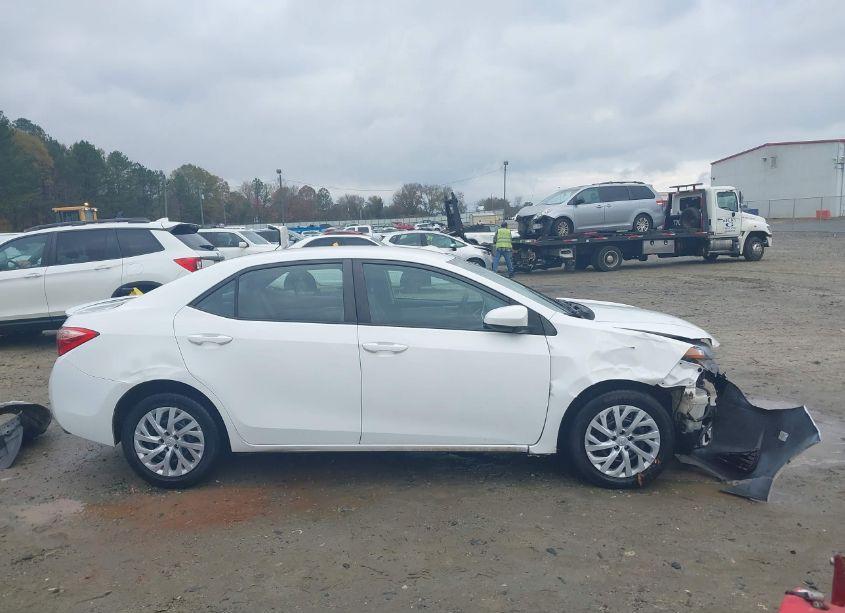 Photo 13 of 2019 Toyota Corolla LE (VIN 5YFBURHE9KP914998)