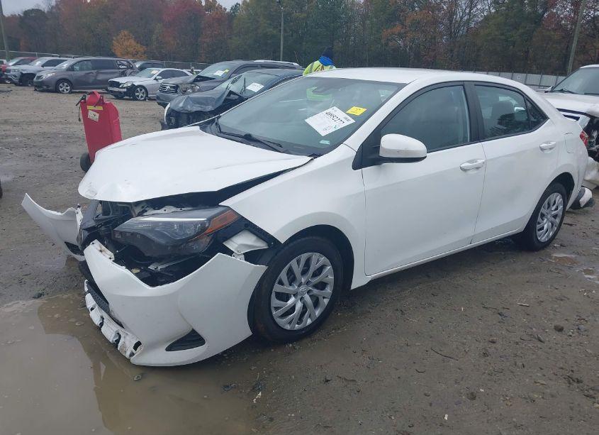 Photo 2 of 2019 Toyota Corolla LE (VIN 5YFBURHE9KP914998)