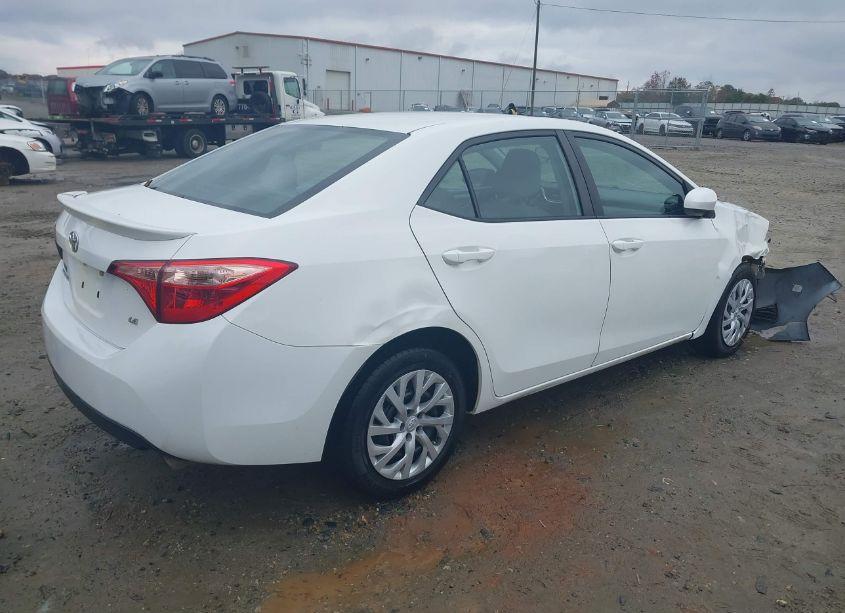 Photo 4 of 2019 Toyota Corolla LE (VIN 5YFBURHE9KP914998)