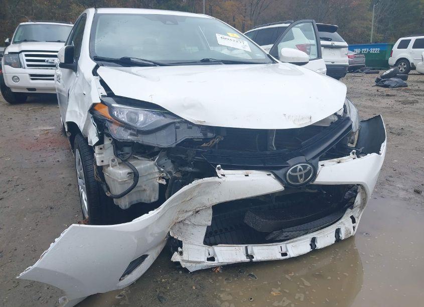 Photo 6 of 2019 Toyota Corolla LE (VIN 5YFBURHE9KP914998)