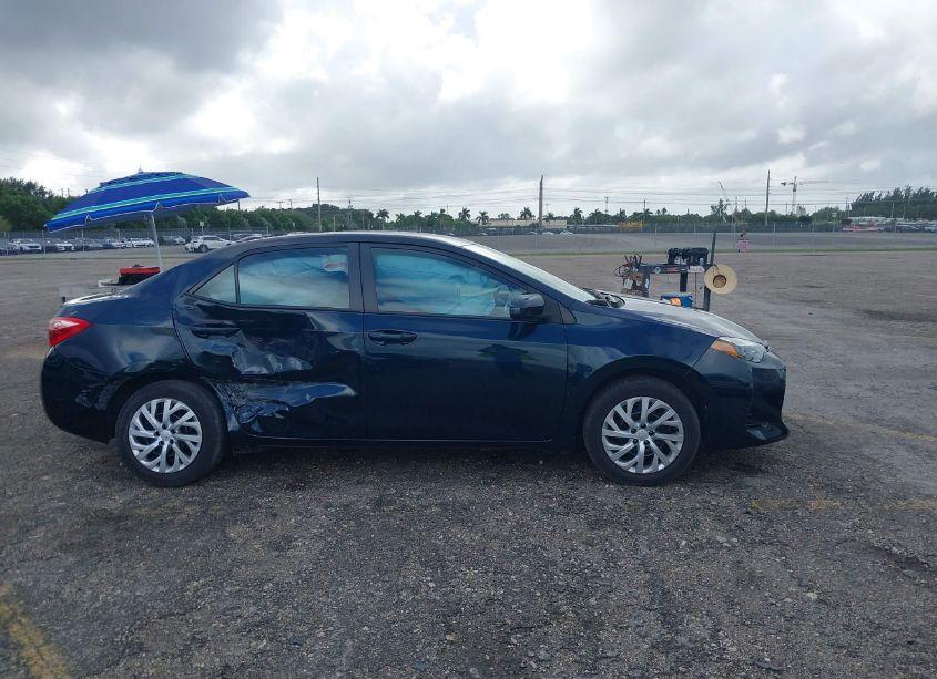 Photo 13 of 2019 Toyota Corolla LE (VIN 5YFBURHE9KP933440)