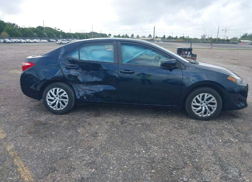 Photo 6 of 2019 Toyota Corolla LE (VIN 5YFBURHE9KP933440)