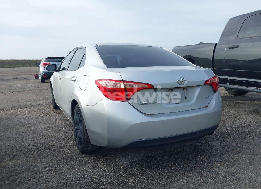 Photo 3 of 2019 Toyota Corolla LE (VIN 5YFBURHE9KP936029)