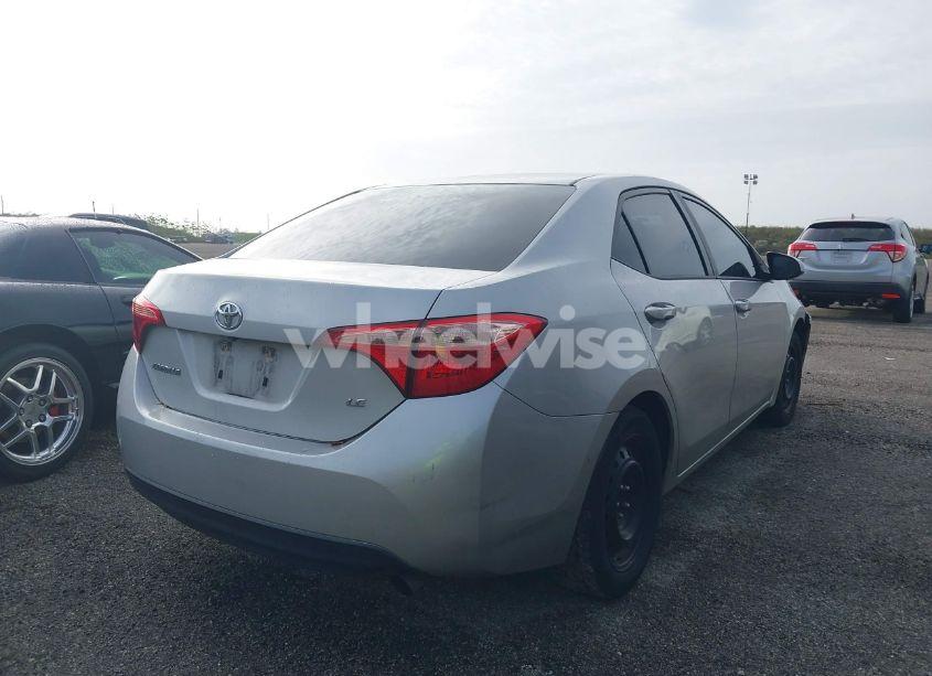 Photo 4 of 2019 Toyota Corolla LE (VIN 5YFBURHE9KP936029)