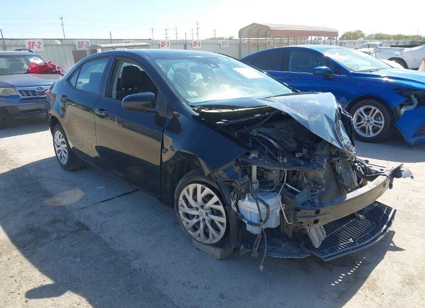 2019 Toyota Corolla LE (VIN 5YFBURHE9KP941117) main photo